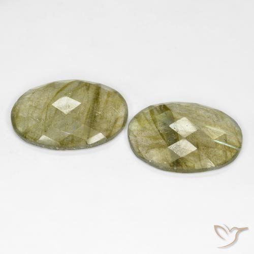 Shop natural 16.61ct Multicolore Labradorite gems, ovale, from Madagascar at GemSelect. In stock, global shipping!
