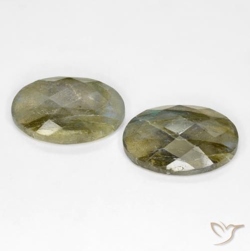Shop natural 16.40ct Multicolore Labradorite gems, ovale, from Madagascar at GemSelect. In stock, global shipping!