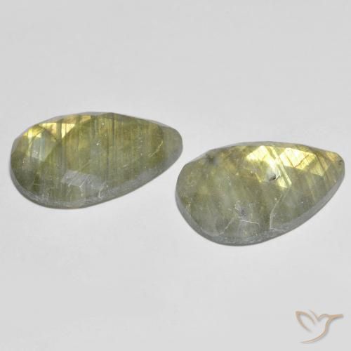 Shop natural 18.77ct Multicolore Labradorite gems, En forme de poire, from Madagascar at GemSelect. In stock, global shipping!