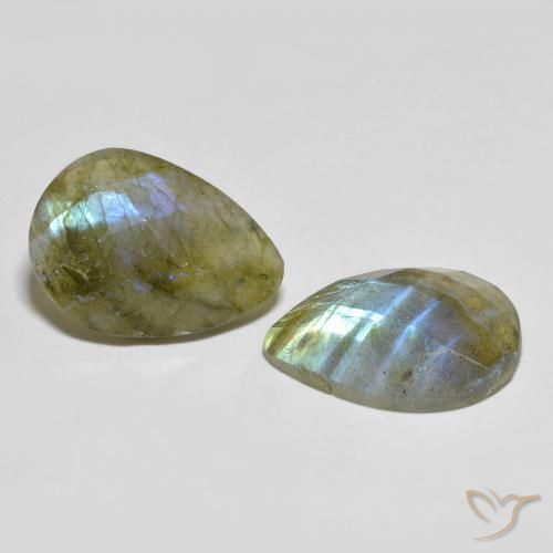 Shop natural 14.77ct Multicolore Labradorite gems, En forme de poire, from Madagascar at GemSelect. In stock, global shipping!