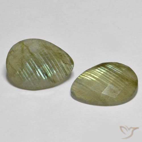 Shop natural 11.04ct Multicolore Labradorite gems, En forme de poire, from Madagascar at GemSelect. In stock, global shipping!