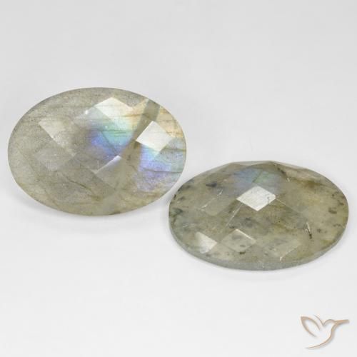 Shop natural 23.01ct Multicolore Labradorite gems, ovale, from Madagascar at GemSelect. In stock, global shipping!