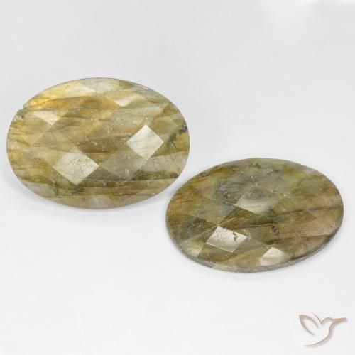 Shop natural 26.05ct Multicolore Labradorite gems, ovale, from Madagascar at GemSelect. In stock, global shipping!