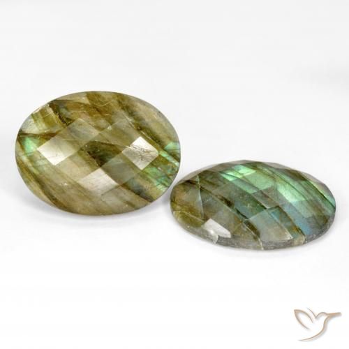 Shop natural 20.16ct Multicolore Labradorite gems, ovale, from Madagascar at GemSelect. In stock, global shipping!