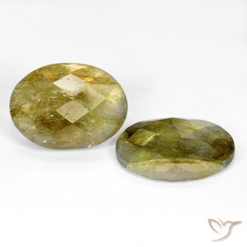 Shop natural 15.66ct Multicolore Labradorite gems, ovale, from Madagascar at GemSelect. In stock, global shipping!