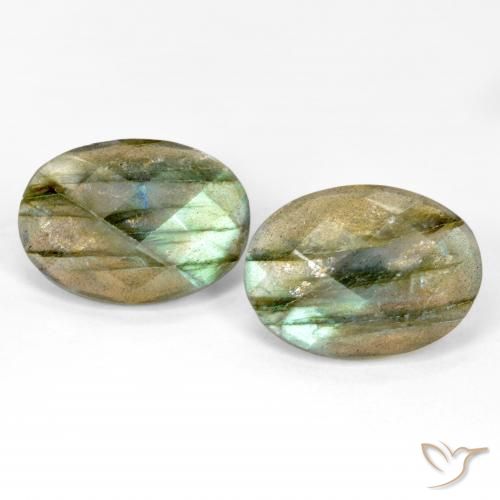 Shop natural 15.88ct Multicolore Labradorite gems, ovale, from Madagascar at GemSelect. In stock, global shipping!