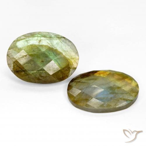 Shop natural 21.18ct Multicolore Labradorite gems, ovale, from Madagascar at GemSelect. In stock, global shipping!