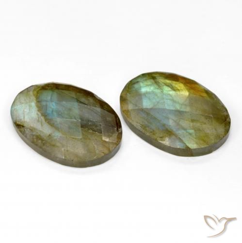 Shop natural 21.18ct Multicolore Labradorite gems, ovale, from Madagascar at GemSelect. In stock, global shipping!