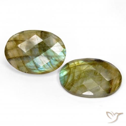 Shop natural 23.76ct Multicolore Labradorite gems, ovale, from Madagascar at GemSelect. In stock, global shipping!