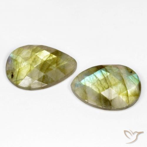 Shop natural 12.66ct Multicolore Labradorite gems, En forme de poire, from Madagascar at GemSelect. In stock, global shipping!