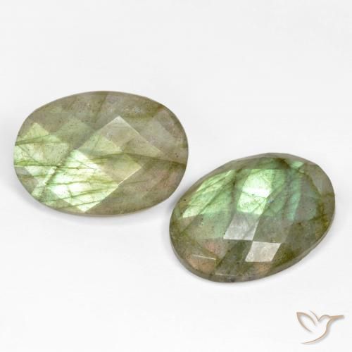 Shop natural 20.95ct Multicolore Labradorite gems, ovale, from Madagascar at GemSelect. In stock, global shipping!