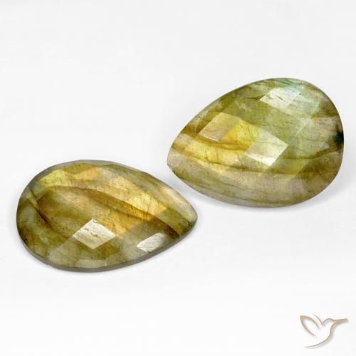 Shop natural 21.21ct Multicolore Labradorite gems, En forme de poire, from Madagascar at GemSelect. In stock, global shipping!