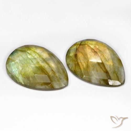 Shop natural 21.21ct Multicolore Labradorite gems, En forme de poire, from Madagascar at GemSelect. In stock, global shipping!