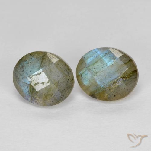 Shop natural 2.48ct Multicolore Labradorite gems, ovale, from Madagascar at GemSelect. In stock, global shipping!