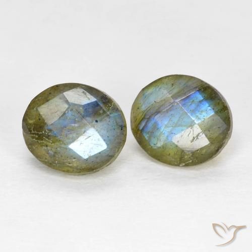 Shop natural 2.39ct Multicolore Labradorite gems, ovale, from Madagascar at GemSelect. In stock, global shipping!