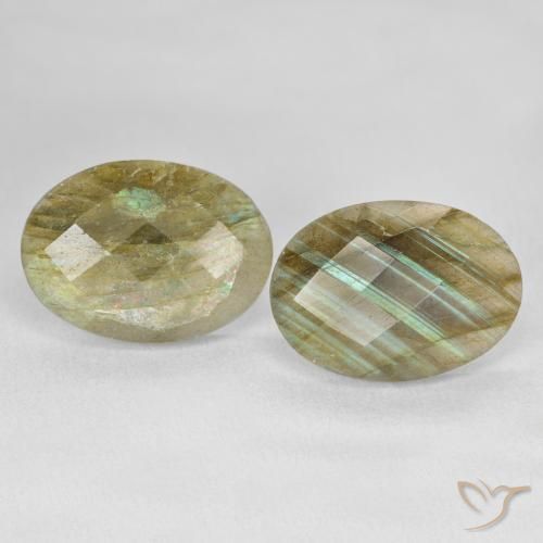 Shop natural 15.34ct Multicolore Labradorite gems, ovale, from Madagascar at GemSelect. In stock, global shipping!