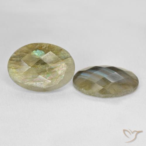 Shop natural 15.34ct Multicolore Labradorite gems, ovale, from Madagascar at GemSelect. In stock, global shipping!