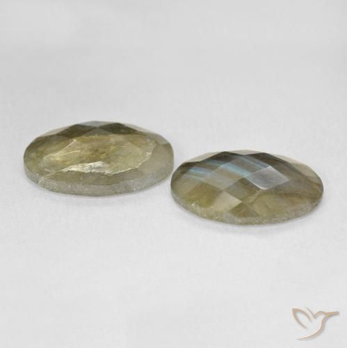Shop natural 15.34ct Multicolore Labradorite gems, ovale, from Madagascar at GemSelect. In stock, global shipping!