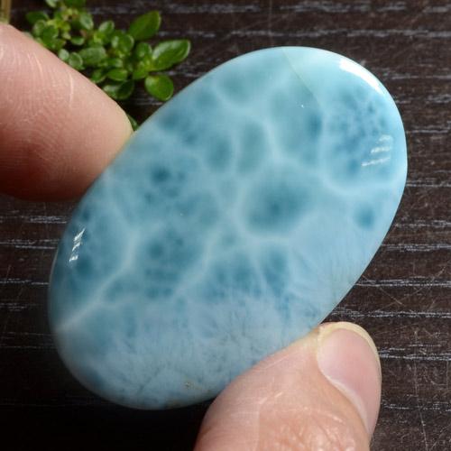 Larimar bleue naturelle coupe ovale, 51,45 ct, opaque