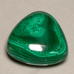Malachite vert naturelle trillion, 22,53 ct, opaque