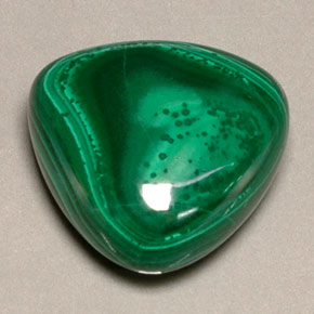 Malachite vert naturelle trillion, 22,53 ct, opaque