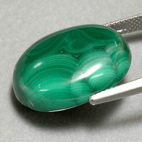 Malachite vert naturelle coupe ovale, 29,39 ct, opaque