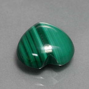 Malachite vert naturelle forme de coeur, 5,31 ct, opaque
