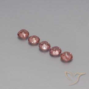 Shop natural 4.38ct Rose Grenat Malaya gems, Tour, from Tanzanie at GemSelect. In stock, global shipping!