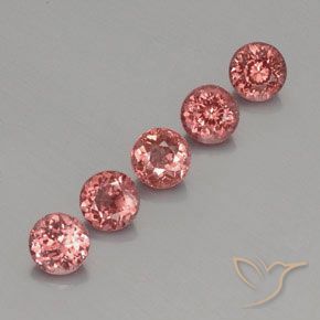 Shop natural 4.06ct Rose framboise Grenat Malaya gems, Tour, from Tanzanie at GemSelect. In stock, global shipping!