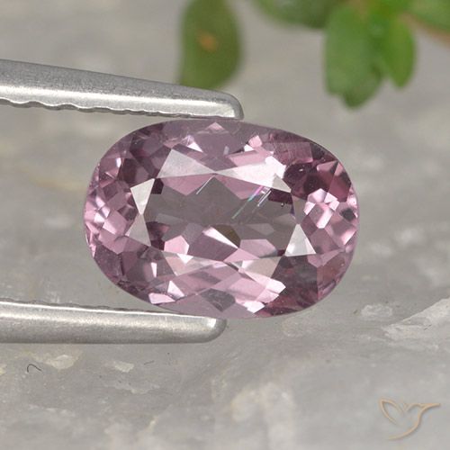 Grenat malaya pourpre naturelle coupe ovale, 1,03 ct, VS