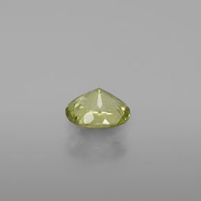 Petit Grenat Vert Doré naturelle Coupe ovale, 1.10 ct, VS