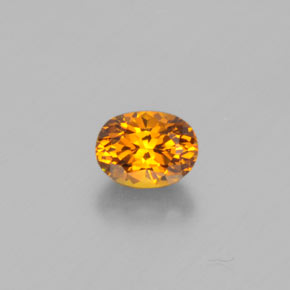 Petit Grenat Jaune verdâtre naturelle Coupe ovale, 0.59 ct, VS