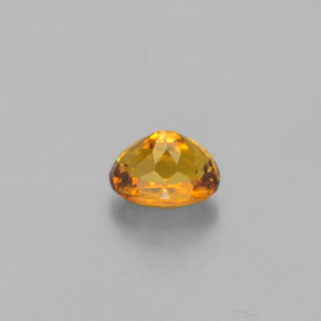 Petit Grenat Jaune verdâtre naturelle Coupe ovale, 0.59 ct, VS