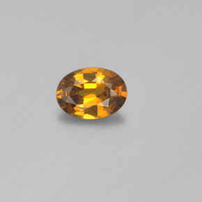 Petit Grenat Vert Doré naturelle Coupe ovale, 0.84 ct, VVS