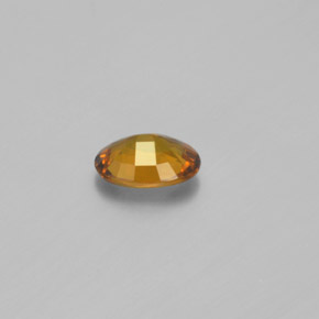 Petit Grenat Vert Doré naturelle Coupe ovale, 0.84 ct, VVS