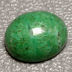 Maw-sit-sit vert naturelle coupe ovale, 3,25 ct, opaque