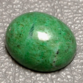 Maw-sit-sit vert naturelle coupe ovale, 3,25 ct, opaque