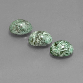 Achetez naturel ct vert maw-sit-sit gems, coupe ovale, en provenance myanmar chez gemselect. en stock, livraison internationale!
