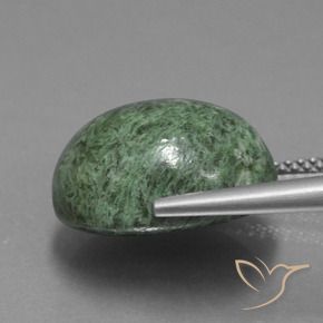 Maw-Sit-Sit Vert terreux naturelle ovale, 13.71 ct, Opaque