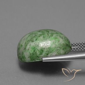 Maw-Sit-Sit Vert moyen-léger naturelle ovale, 13.87 ct, Opaque