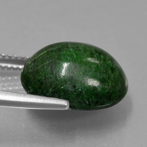Maw-sit-sit vert naturelle coupe ovale, 9,65 ct, opaque