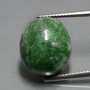 Maw-sit-sit vert naturelle coupe ovale, 18,15 ct, opaque