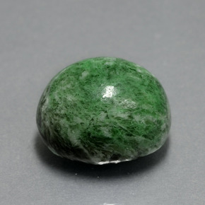 Maw-sit-sit vert naturelle coupe ovale, 18,15 ct, opaque