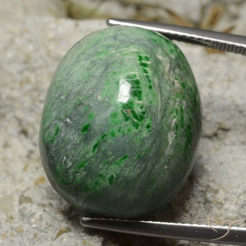 35.77ct Naturel Vert foncé Maw-Sit-Sit, ovale, Opaque