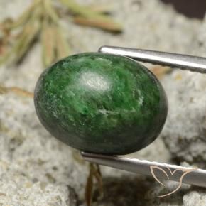 Maw-Sit-Sit Vert pin naturelle ovale, 6.33 ct, Opaque