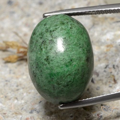 32.40ct Naturel Vert pin pâle Maw-Sit-Sit, ovale, Opaque