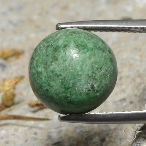 Maw-Sit-Sit Vert pin pâle naturelle Tour, 9.30 ct, Opaque