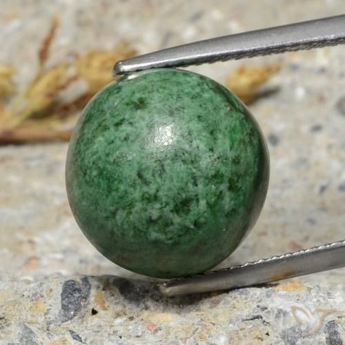 Maw-Sit-Sit Vert pin pâle naturelle Tour, 11.32 ct, Opaque