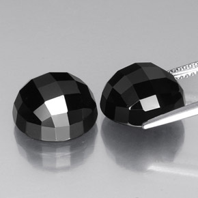 Achetez naturel ct noir mélanite gems, coupe roude, en provenance afrique du sud chez gemselect. en stock, livraison internationale!