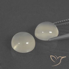 Shop natural 5.88ct Blanc chaud Pierre de lune gems, Tour, from Inde at GemSelect. In stock, global shipping!